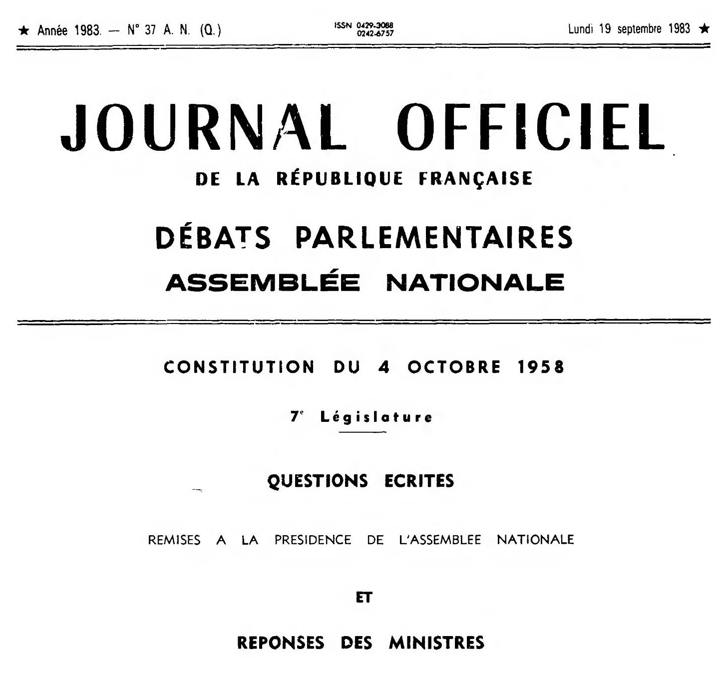 Radiodiffusion et télévision (jeunes). 21110 . — I l octobre 1982 . — M . Bernard Schreiner attire l'attention de M . le ministre de l'éducation nationale sur l'expérience jeunes téléspectateurs actifs qui permet une initiation critique des jeunes vis-à-vis des medias. Il lui demande le bilan de cette expérience et si le ministère de l'éducation nationale, compte la développer et mettre en place une politique générale d'éducation des jeunes vis-à-vis des médias. Radiodiffusion et télévision (jeunes). 33489. — 6 juin 1983 . -- M . Bernard Schreiner rappelle à M . le ministre de l'éducation nationale sa question écrite n° 21110 concernant l'expérience des jeunes télespectateurs actifs (publiée au Journal officiel du I l octobre 1982) restée sans réponse . 1! lui en renouvelle les termes. Réponse . — Le ministre de l'éducation nationale, peut assurer à l'honorable parlementaire que l'expérience citée a déjà retenu toute son attention mais que, bien qu ' elle ait été riche d 'enseignements, sa généralisation en l'état ne peut être envisagée en raison précisément, de son caractère expérimental . En ce qui concerne la politique générale d ' éducation des jeunes vis-à-vis des médias, il est précisé qu ' une mission sur le développement des potentialités de l ' audio-visuel dans le système éducatif (mission qui porte donc également sur ce point) a été confié à M . Malapris du Centre national de documentation pédagogique . Dès que les conclusions de cette mission seront disponibles, c 'est-à-dire fin septembre, elles seront communiquées à l ' honorable parlementaire.